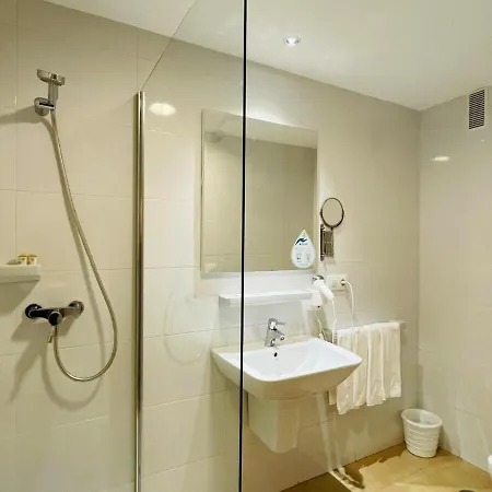 Aparthotel Estacion De Montana 3*